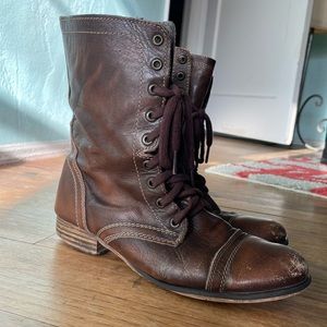 Steve Madden women’s troopa lace-up combat boots. Genuine aged brown leather.